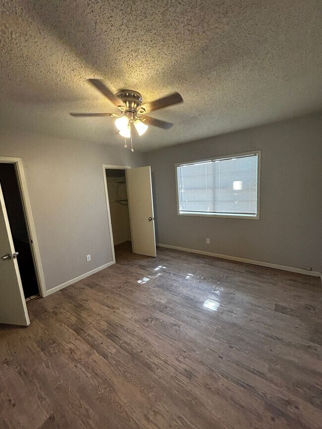 Building Photo - Country Living! Newly Updated 3-bed/2-bath...