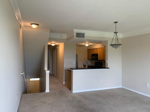 Foto del edificio - 2058 Alta Meadows Ln