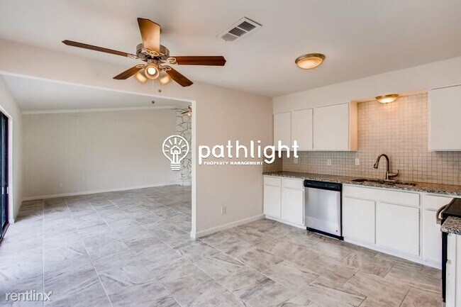 Building Photo - 3 br, 2 bath House - 1925 Steamboat Spring...