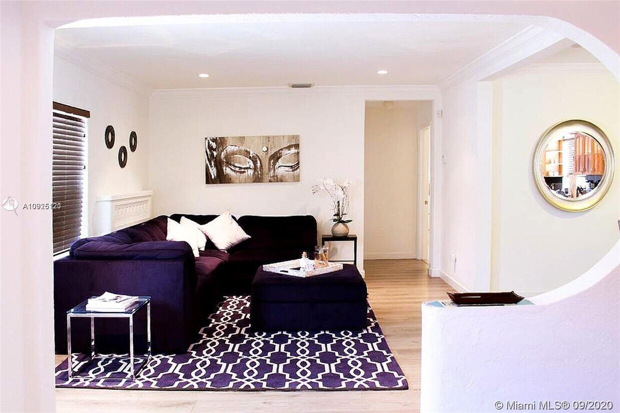 Foto principal - 200 NE 46th St
