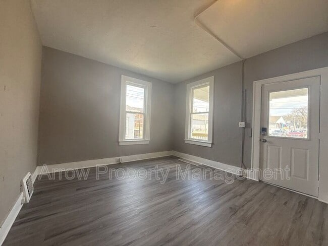 Foto del edificio - 715 Ella St