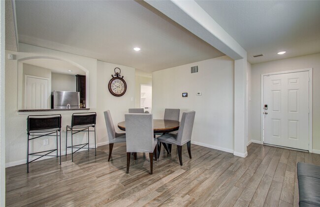 Foto del edificio - 3306 Inverness Path Lane