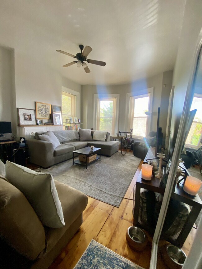 Foto del edificio - 8 Centre St