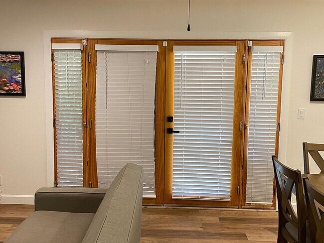 Foto del edificio - 1019 E Northern Ave