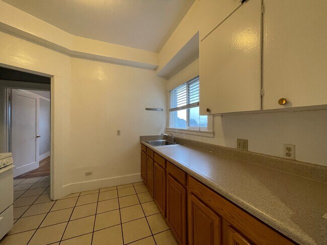 Building Photo - 1311 Excelsior Ave