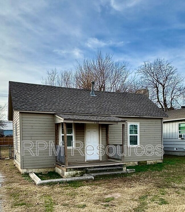 Building Photo - 118 Birch Ave