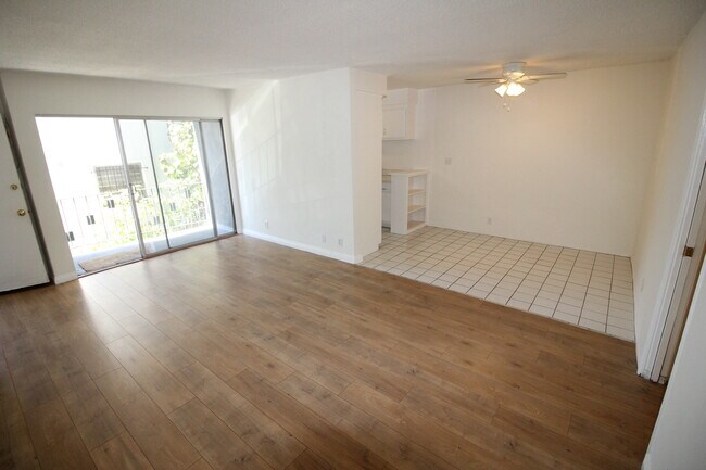 Building Photo - 1036 N Crescent Heights Blvd