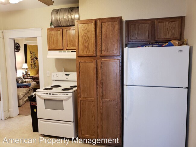 Foto del edificio - 6 br, 3 bath House - 830 Laramie St.