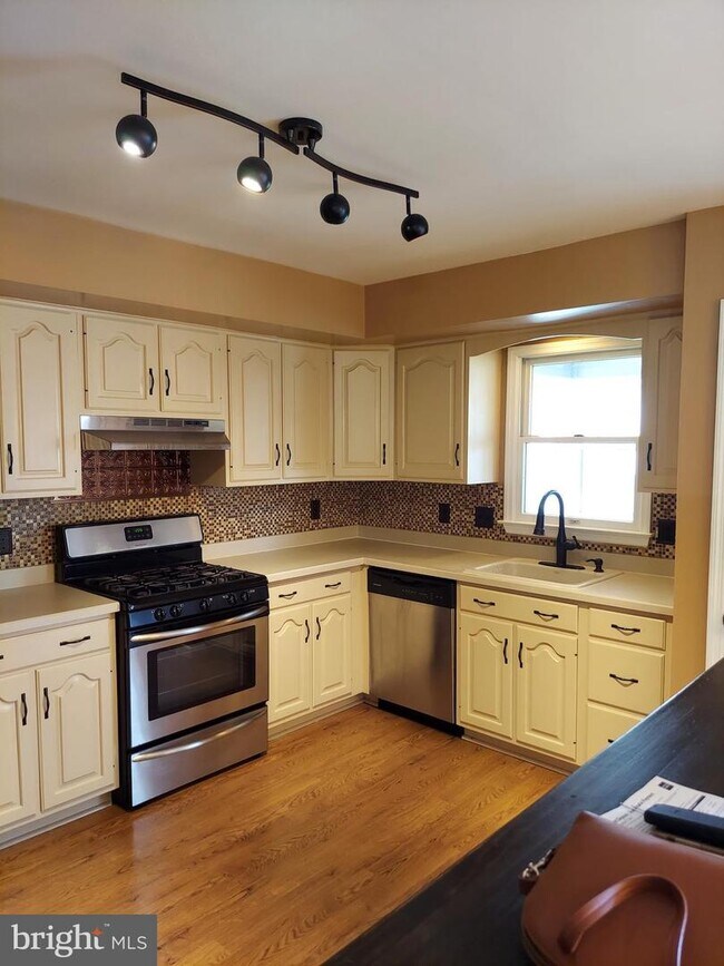 Foto del edificio - 104 Morgan Dr