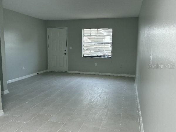 Building Photo - 2118 W Comanche Ave