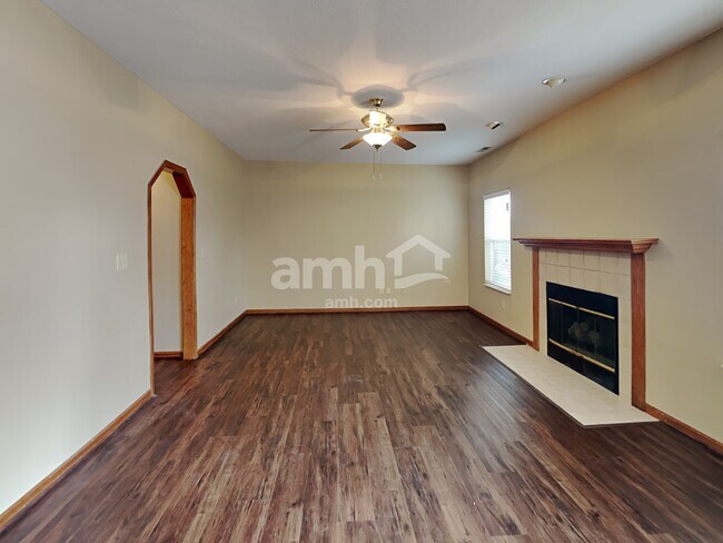 Foto del edificio - 333 Greenwood Ln