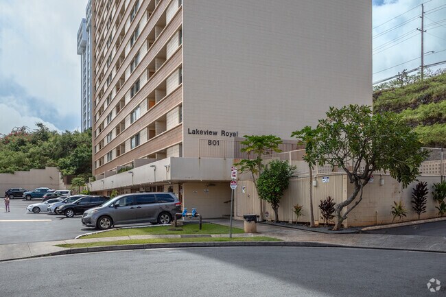 Building Photo - Lakeview Royal