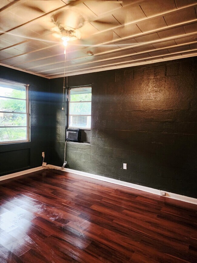 Foto del edificio - 3737 Maywood Ave