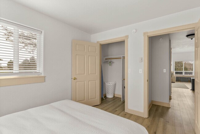 Foto del edificio - 3979 NE Johns Ave