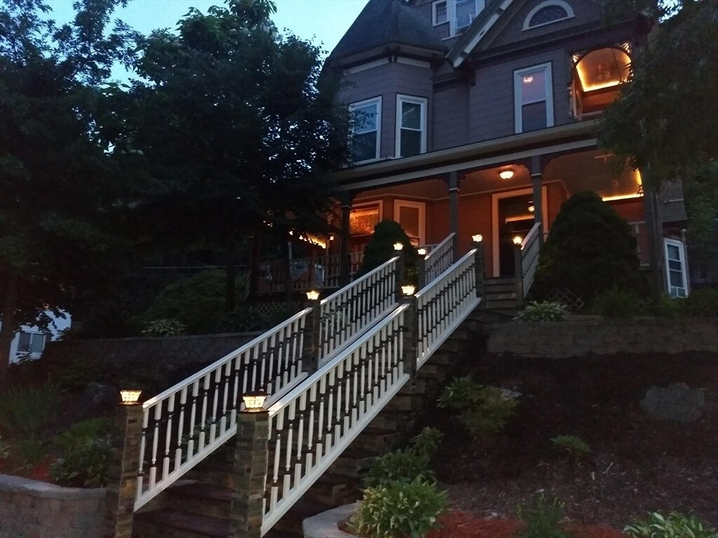 Primary Photo - 125 Newton St