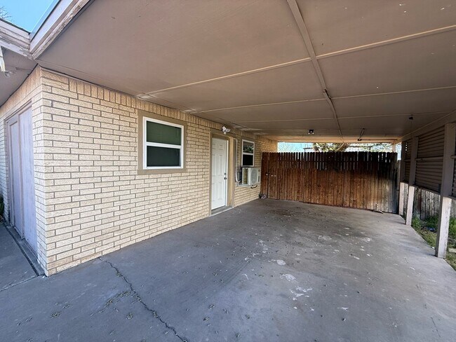 Foto del edificio - 420 E 47th St