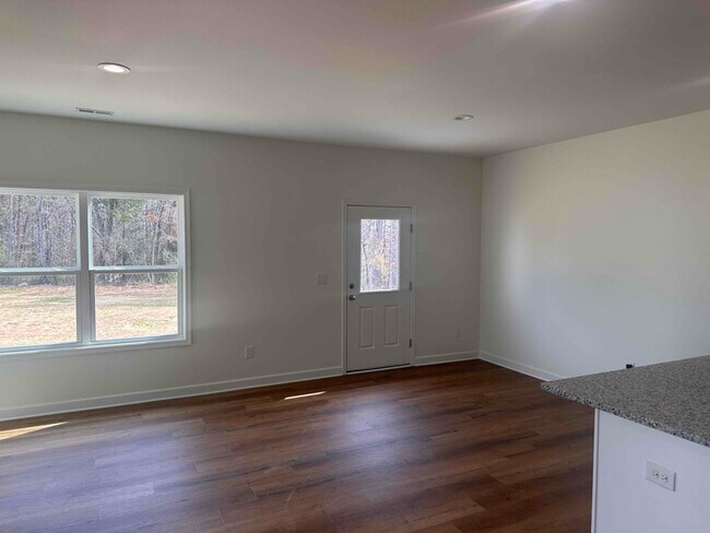 Foto del edificio - 2822 Fay Jones Rd
