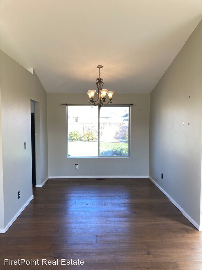 Building Photo - 3 br, 2.5 bath House - 3373 Garland Place