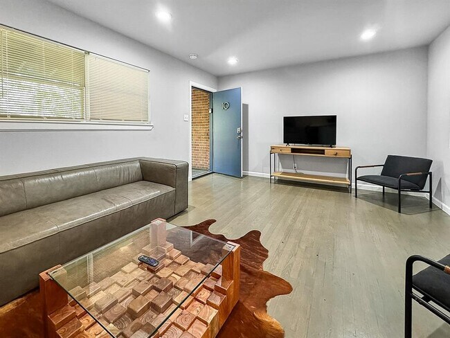 Foto del edificio - 1405 Hyde Park Blvd