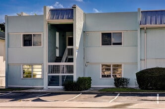 Building Photo - 3636 NE 21st Ave