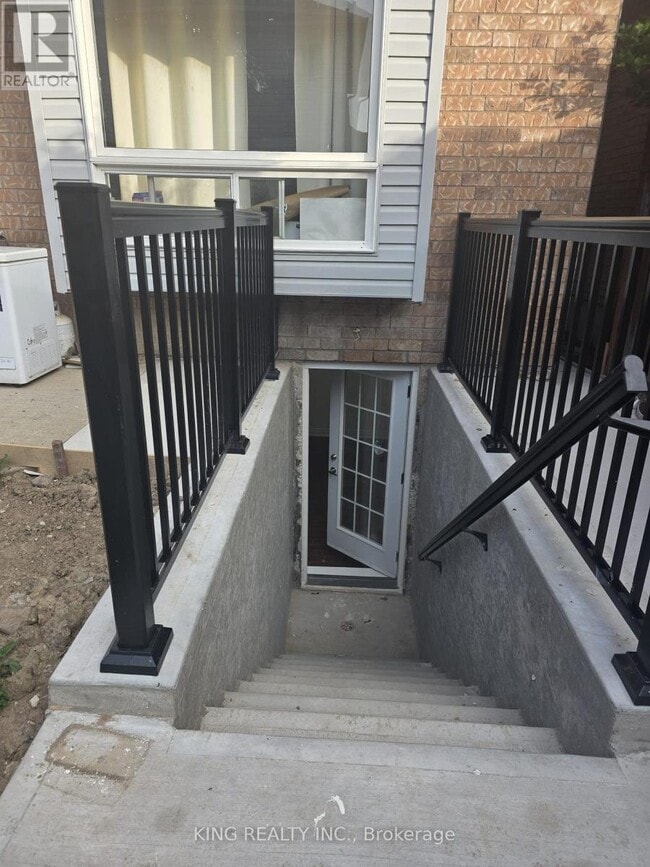 Building Photo - 6 Chestermere Crescent