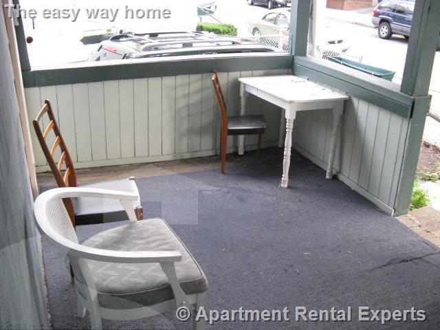 Building Photo - Awesome 1+ or 2 BR * Laundry in unit * Pet...