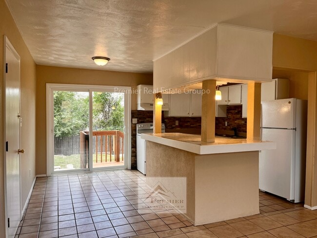 Foto del edificio - 3685 Darkwood Pl