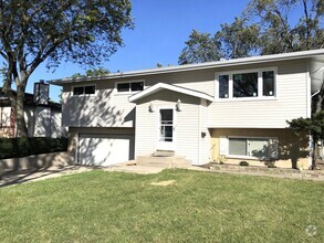 Building Photo - 837 S Iowa Ave