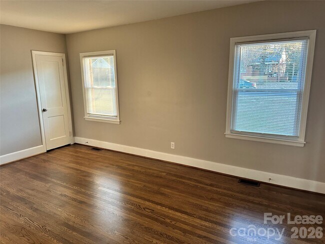 Foto del edificio - 538 Bowman Rd