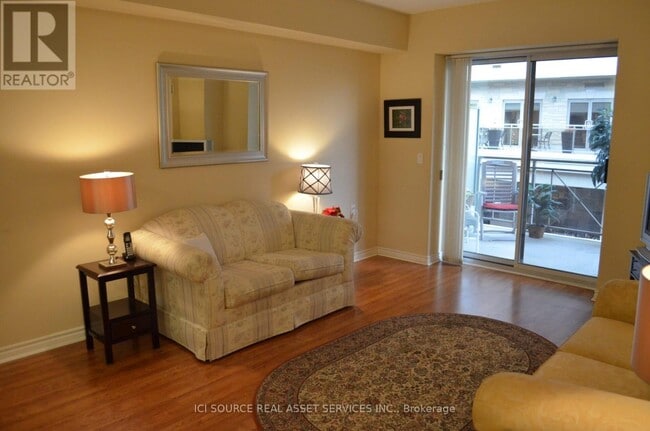 Building Photo - 830 Scollard Ct