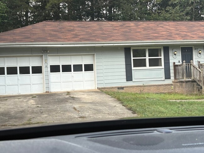 Building Photo - 108 Woodglen Ct
