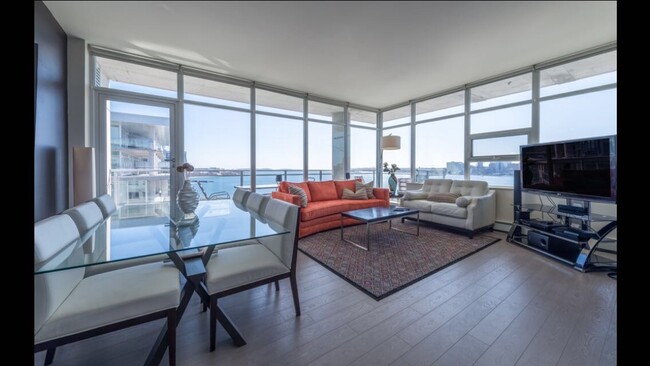 Photo du bâtiment - 15 Kings Wharf Pl