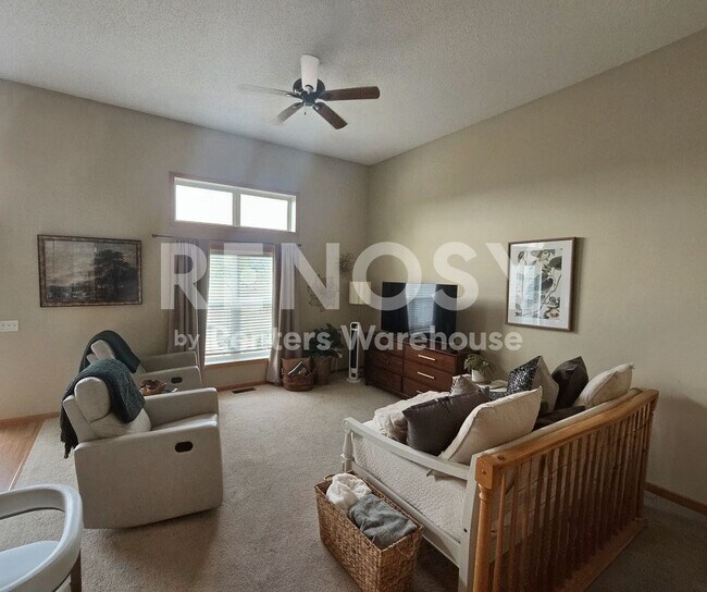 Foto del edificio - 16496 Timber Crest Dr SE