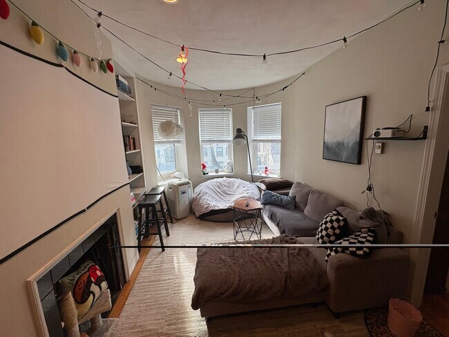 Foto del edificio - 73 Westland Ave