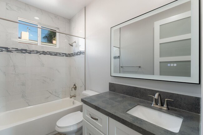 Foto del edificio - 6728-6736 Thomson Court