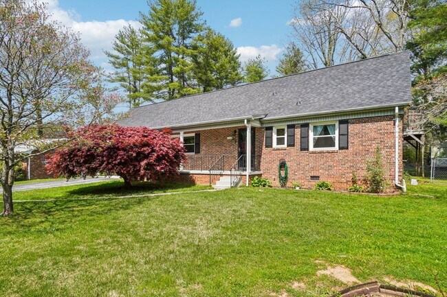 Foto del edificio - 710 Heatherwood Dr