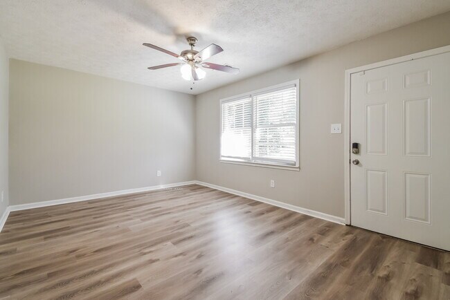 Foto del edificio - 1009 Forest Valley Dr SE