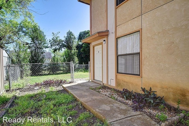 Building Photo - 326 W Byrd Blvd