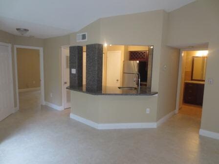 Foto principal - 2400 NW 33rd St