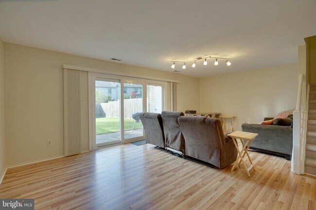 Foto del edificio - 5005 Red Haven Dr