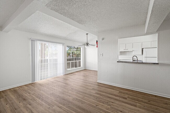 Building Photo - Residences at the Med