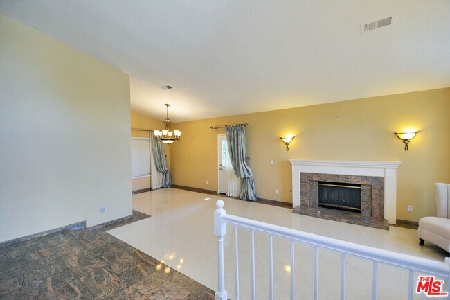 Foto del edificio - 23935 Ingomar St