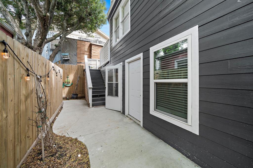 609 Sealy Ave Unit 4, Galveston, TX 77550 Room for Rent in Galveston