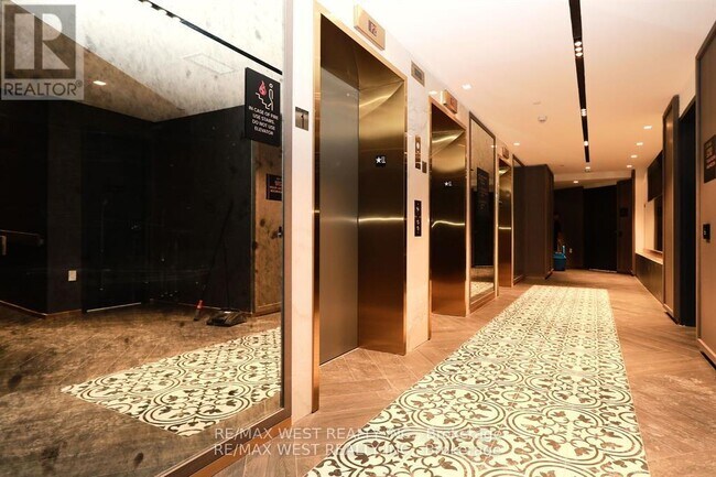 Photo du bâtiment - 395 Dundas St W