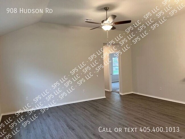 Foto del edificio - 908 Hudson Rd