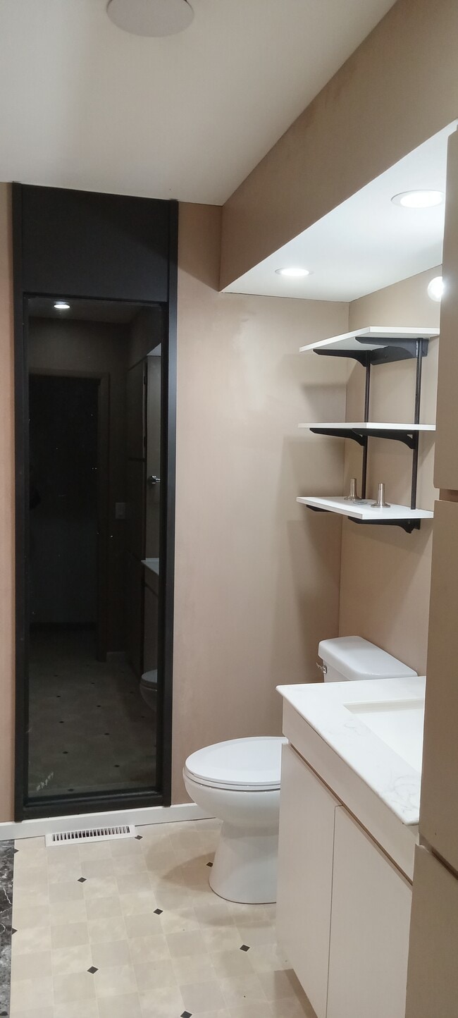 Baño - 203 N Palmetto Ave