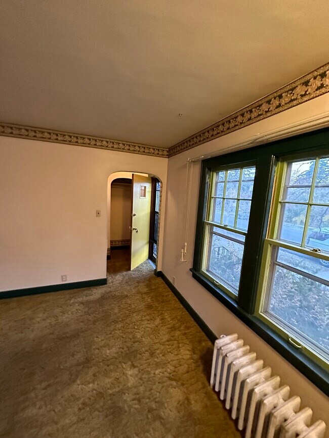 Building Photo - 1609 Rainbow Ave