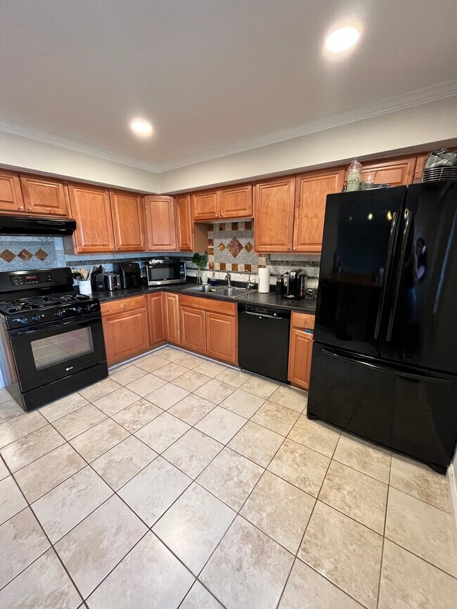 Building Photo - 1430 Sandstone Dr