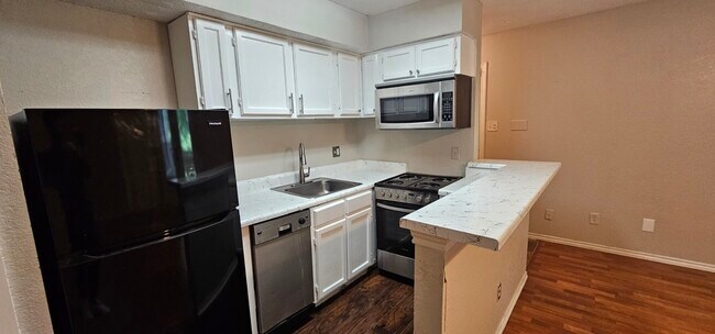 Foto del edificio - 9803 Walnut St