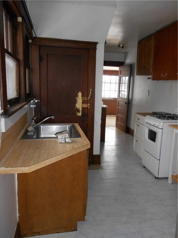 Foto del edificio - 707 Southport St